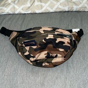 NWT JanSport Fifth Avenue 2.5L Fanny Pack/Waist Pack - Buckshot Camo